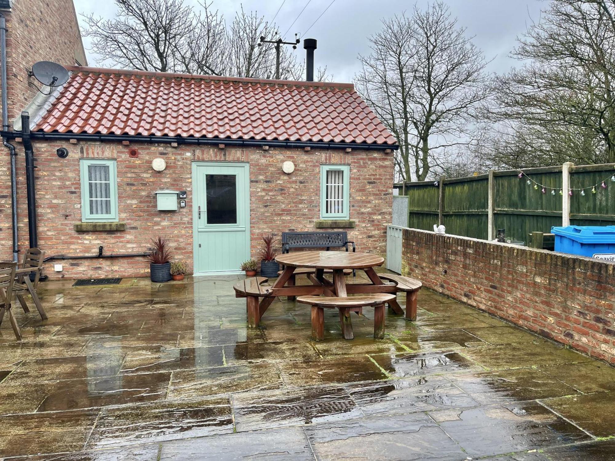 Cosy Village Location - One Bedroom Barn Barmston Εξωτερικό φωτογραφία